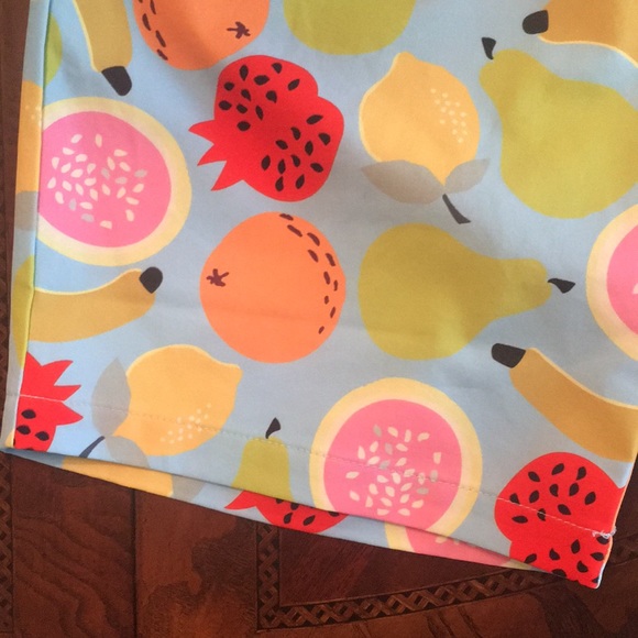 Sold fb Fruit salad boys 10/11 trunks - Picture 2 of 3